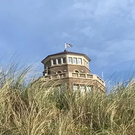 't Zomerhuis Daire *